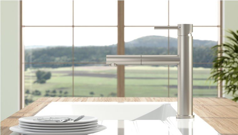Dieses ist ein Produktbild von einer Villeroy und Boch Küchenarmatur Wasserhahn Como Sky Shower Edelstahl massiv. Beratung und Verkauf über EUE Hamburg.